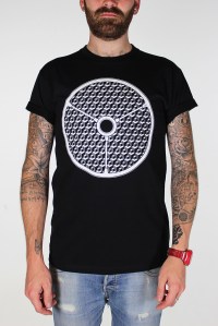 black standard wheel tee