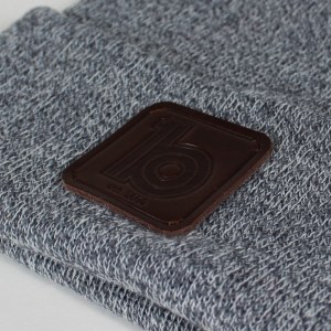 grey beanie 3
